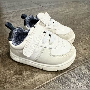 Carter's Unisex-Baby Kyle Sneaker infant size 3